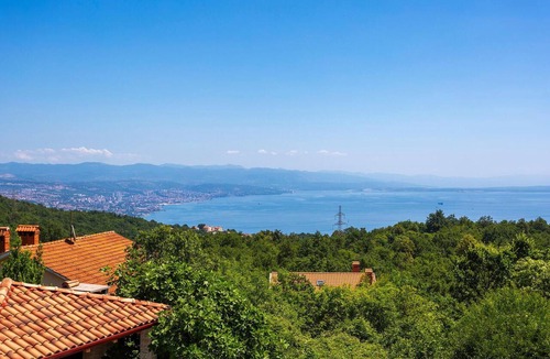 Veprinac House | Pet friendly home in Veprinac
