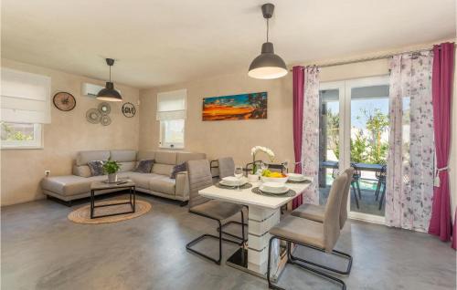 Sveti Ivan Dobrinjski House | Pet Friendly Home In Sveti Ivan Dobrinjski