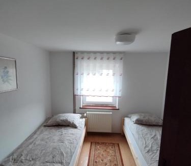 Hrastnik House | Planinski dom Vrhe