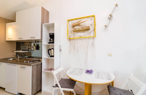 Gorica Apartment | PLAVAC MALI studio with balcony and sea view