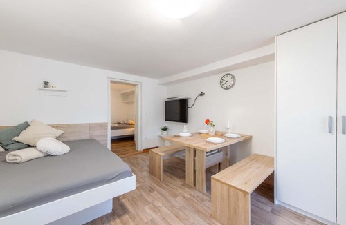 Veliki Vrh pri Smarju Apartment | Poli