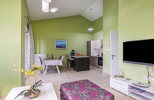 Kostrena Apartment | Pool and Garden Apartment Hortenzija 4, Kostrena, Croatia