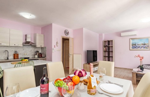 Kostrena Apartment | Pool and Garden Apartment Hortenzija 3, Kostrena, Croatia