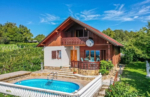 Semic House | Pool Chalet Adonis w/Panoramic Views, Semič, Slovenia