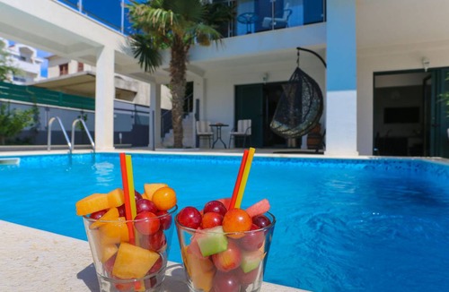 Kastel Stafilic House | Poolincluded - Villa Santa Maria