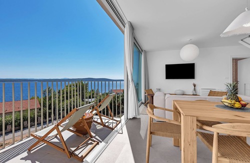 Zavala Villa | Premium 3BR Villa Vista Divina w/Pool