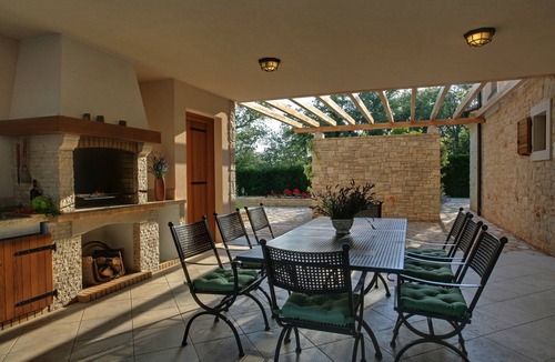 Karigador Villa | Privacy 5* Villa with 9.000m2 Garden, In-Villa Massage, Bikes, 300m to the Beach