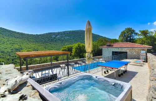 Ledenice House | Private Villa with A/C, hot tub, WIFI, private pool, TV, terrace, pets allowed, panoramic view