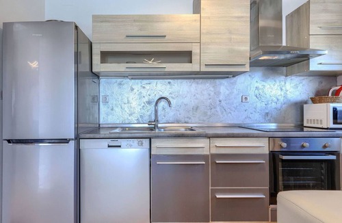 Pinezici House | Private Villa with A/C, WIFI, private pool, hot tub, TV, terrace, pets allowed, panoramic view