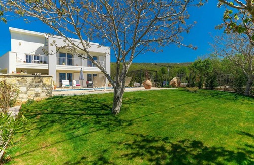 Stanisovi Villa | Private Villa with WIFI, private pool, A/C, hot tub, TV, terrace, pets allowed, panoramic view