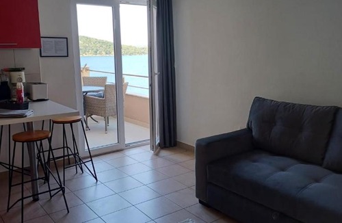 Razanj House | Quiet Bay Getaway Apt Mona 5 7 and 8