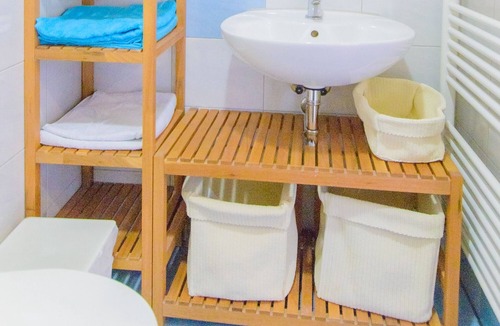 Ljubljana City Centre Apartment | ★★★ Red Velvet Haven | Free garage+Bikes+Coffee | Netflix+WiFi+AC+PlayStation★★★