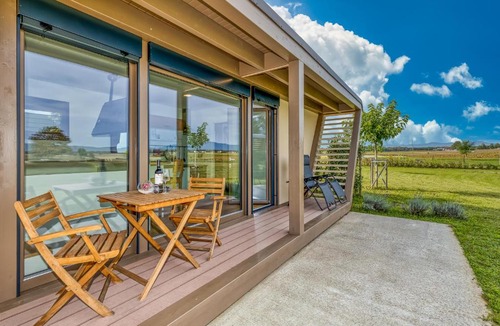 Metlika House | Riverside Suite Mobile Homes