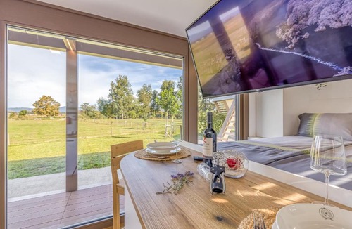 Metlika House | Riverside Suite Mobile Homes