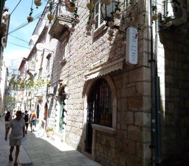 Makarska Old Town Apartment | Roko