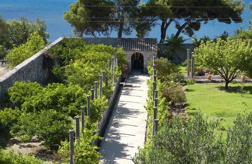 Zaton Apartment | Room 5 a/c park view Beach&Sea front Castle parking