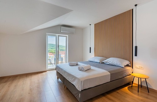 Cres Bed & Breakfast | Room in Cres with Seaview, Balcony, Air condition, WIFI (4249-6)