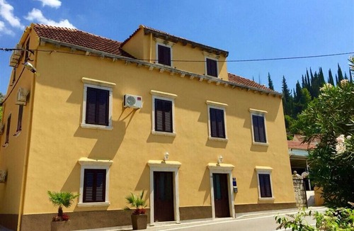 Trsteno Apartment | Rooms Mozara 2 Double room with private external bathroom