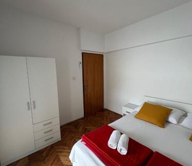 Drvenik Apartment | Rooms with shared kitchen "Milica"