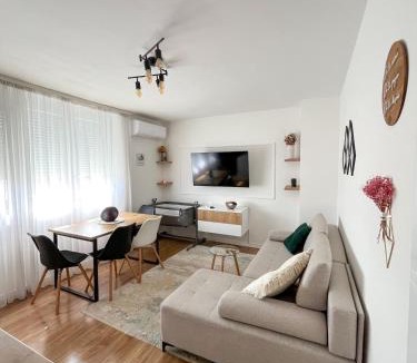 Vinkovci Apartment | Roza Cozy Apartment