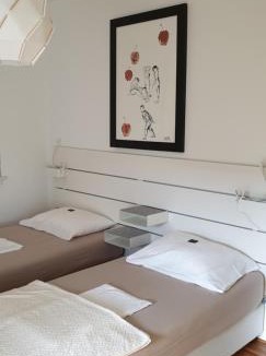 Rozat Apartment | RozART - Riverside Apartment with free parking -15 min to Old town