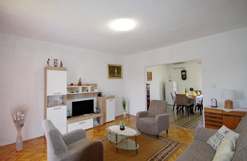 Sajini Apartment | Ruhige Wohnung in dem charmanten Dorf Škitača by Interhome