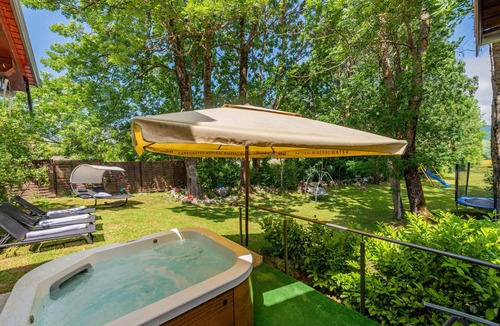 Municipality of Gracac House | Rural home in nature with jacuzzi, sauna and entertainment amenities
