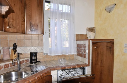 Umag Apartment | Rustic cottage in Umag: WiFi, air conditioning, garden, parking, barbecue