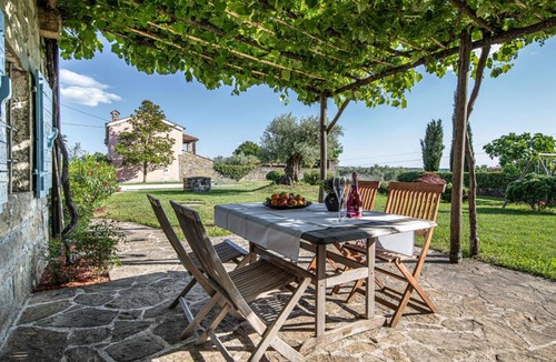 Fijeroga Villa | Rustic Villa Lavanda - Pool & Garden - Happy Rentals