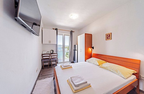 Cove Tri Zala (Zrnovo) Apartment | S 1 - studio just 50m from the beach with sea view