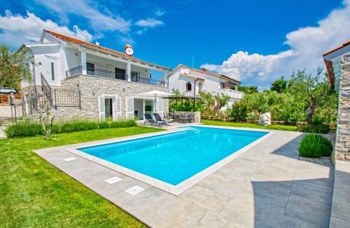 Kornic Villa | Salt & Sand Villa with a view