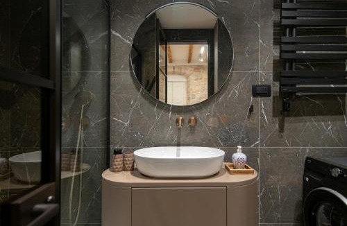 Gruz Apartment | SANTA CROCE SUITE by DuHomes