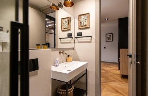 Gruz Apartment | SANTA CROCE SUITE by DuHomes