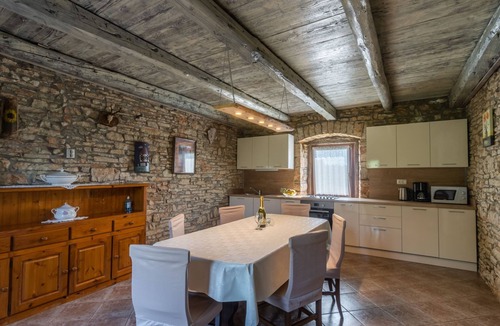 Bicici House | Schönes Haus mit großer grüner Umgebung, Pool by Interhome