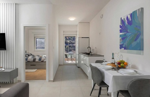 Plomin Apartment | Sea-View Balcony Apt La Health, Plomin, Croatia