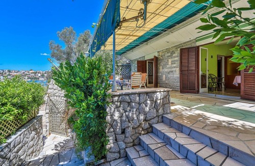 Businci House | Seafront Holiday Home