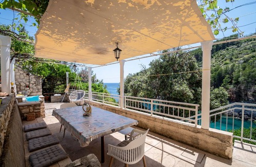Zrnovo House | Secluded fisherman's cottage Cove Bratinja Luka, Korčula (K-12599)