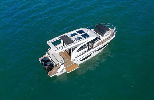 Murter Boat Rental | Sibenik Sun-Kissed Sailing: A Luxurious Beach Experience in Croatia