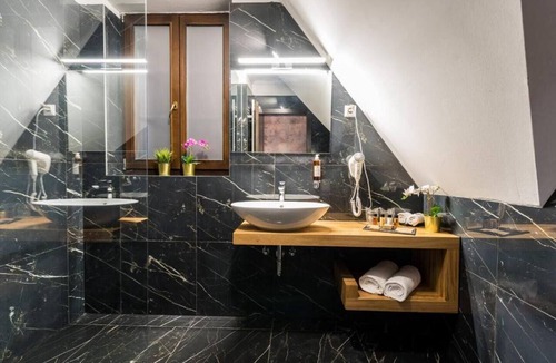 Plitvica Selo Hotel | Soba Deluxe s king size krevetom