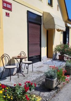 Straza House | Soba Kolovrat