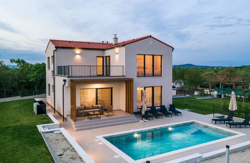 Salakovci Villa | Spacious and relaxing villa with private pool