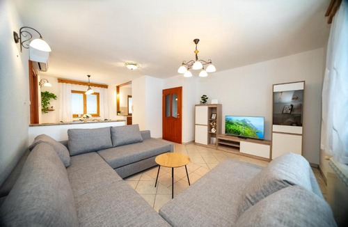 Matavun Apartment | Spacious Apartment for 8 - Sauna, Fitness, Terrace & Grill - Senozece Village