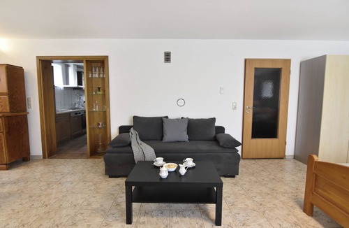 Krizine Apartment | Spacious Basement Apartment Near Umag