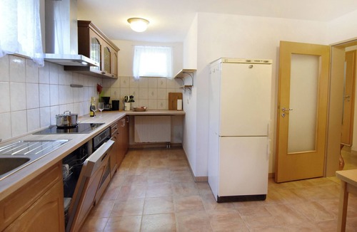 Krizine Apartment | Spacious Basement Apartment Near Umag