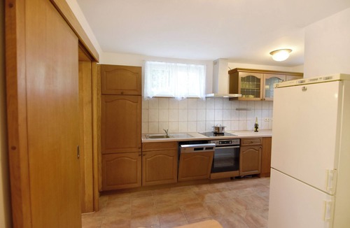 Krizine Apartment | Spacious Basement Apartment Near Umag