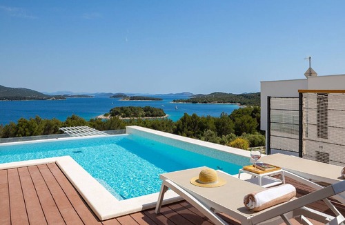 Jezera Villa | Special Offer | Villa Luxor | 4 Bedrooms | Heated Pool & Spa