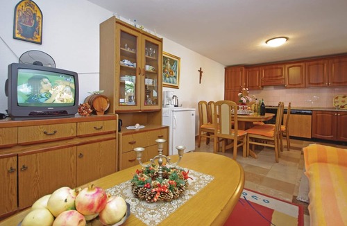 Podaca House | Spend your vacation in Podace, at the foot of the Biokovo mountain.