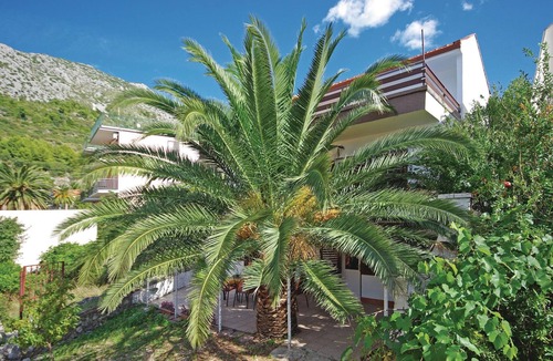 Podaca House | Spend your vacation in Podace, at the foot of the Biokovo mountain.