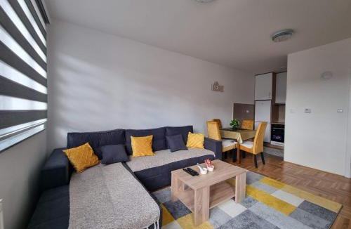 Pale Apartment | Stan Na dan Pale Ice1