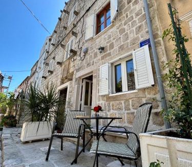 Mali Ston Apartment | Stara kuca - Historic Stone House Inside Mali Ston Walls